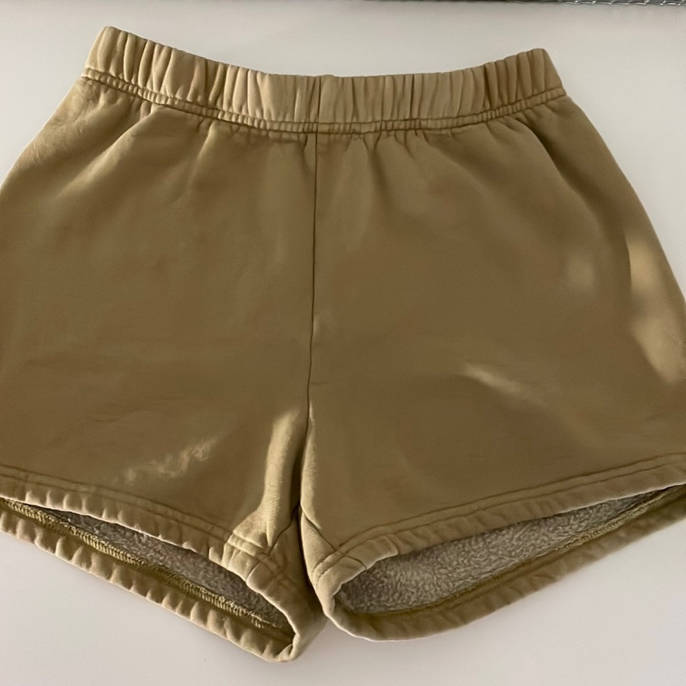 Aritzia Tna Cozy Fleece Perfect Hi-Rise 3" Sweatshort